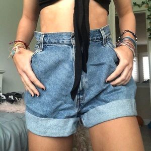 levi’s elastic shorts